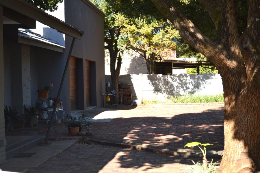 4 Bedroom Property for Sale in Wilkoppies North West